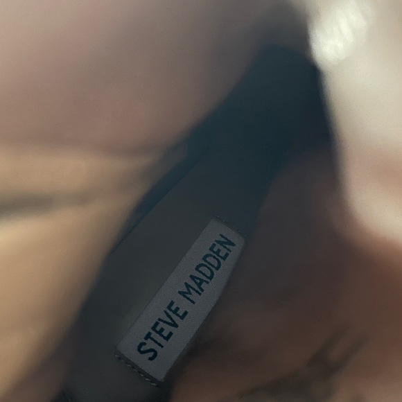 Elegant Tan Suede Ankle Boots - Picture 7 of 7